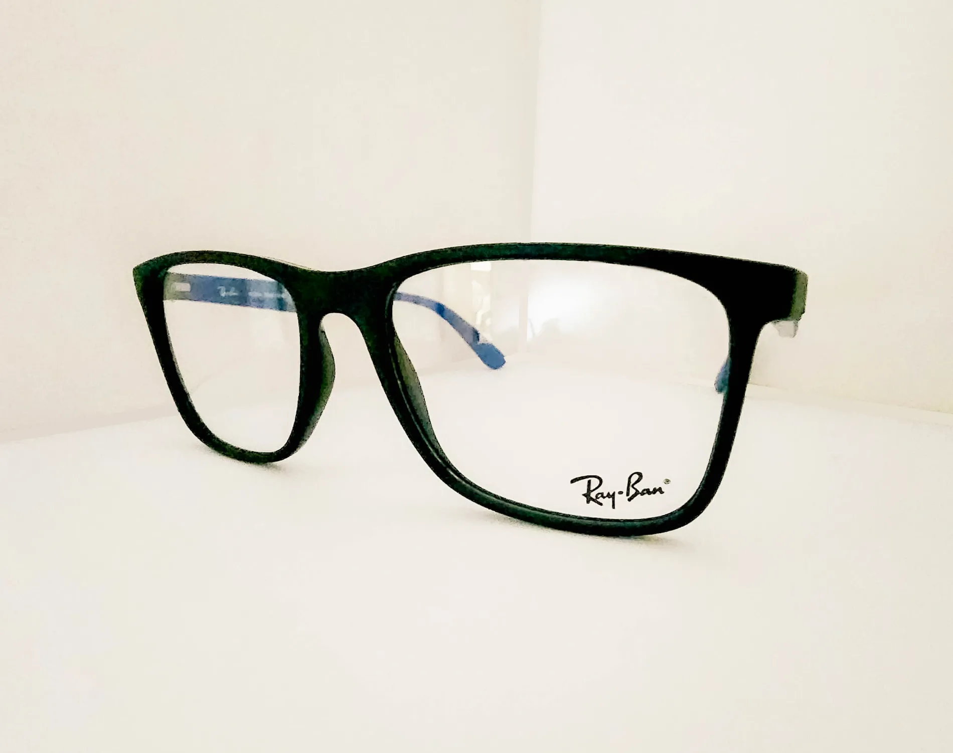 Alternative view of RAY-BAN